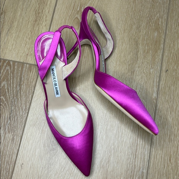 Manolo Blahnik Carolyne Slingback pink satin size 6 made in Italy NWOB